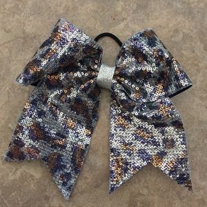 cheetah sequenced bow