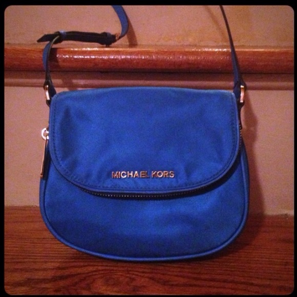 MICHAEL Michael Kors Handbags - 💯% Authentic Michael Kors crossbody!