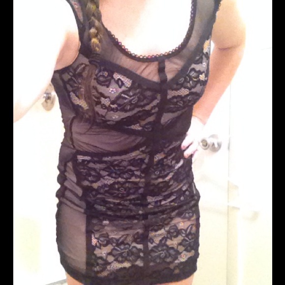 H&M Dresses & Skirts - H&M stretchy black and beige lace dress.