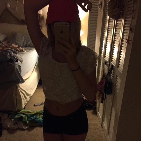 Crop top - Picture 2 of 2