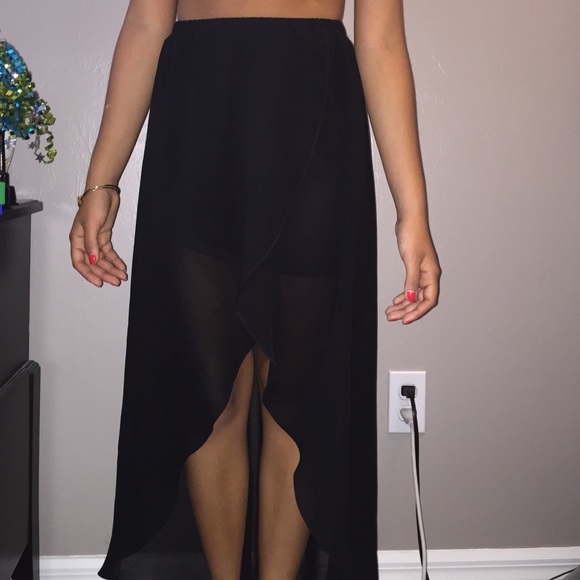 High-low black skirt