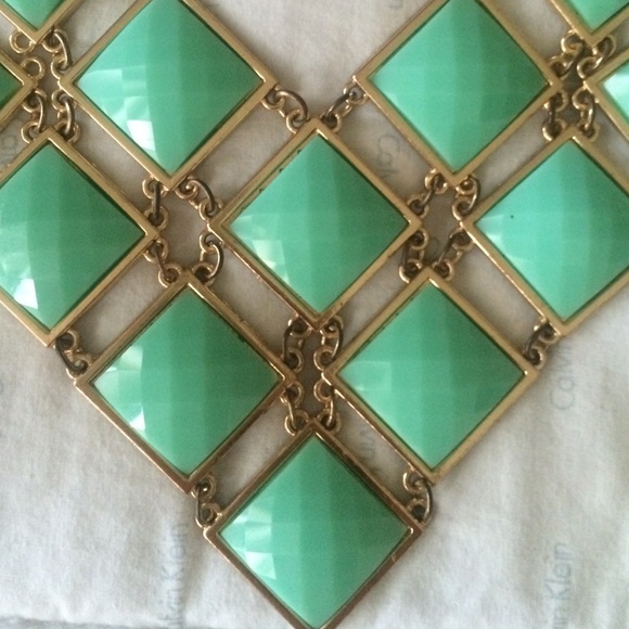 Turquoise statement necklace - Picture 2 of 3