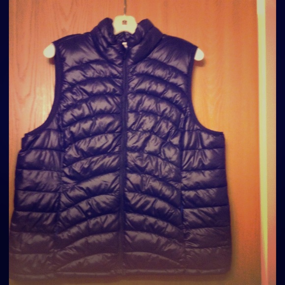 Navy blue puff vest