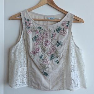 Embroidered Flowered cropped tank