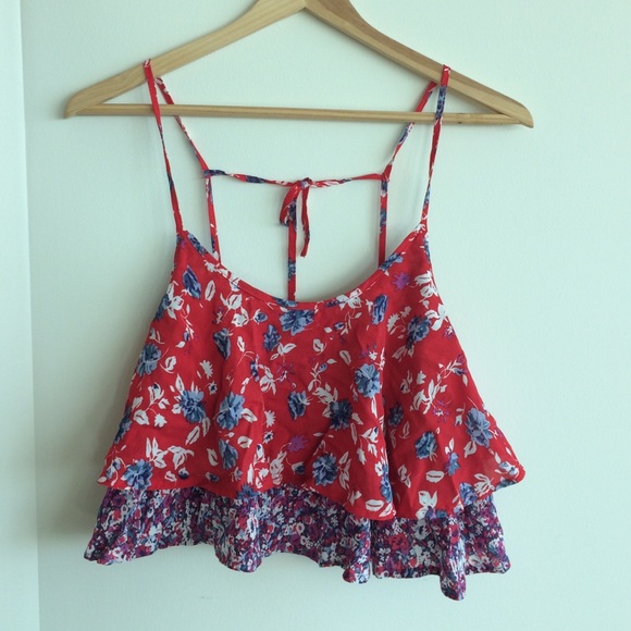 Flowered flowy and strappy crop top