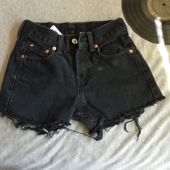 Black Levi shorts - Picture 2 of 3
