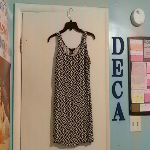 Geometric black and white dress
