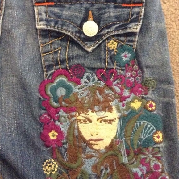 Embroidered True Religion jeans. Size 26