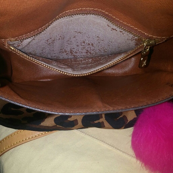 *MORE PICS.....Louis Vuitton St. Cloud - Picture 5 of 5