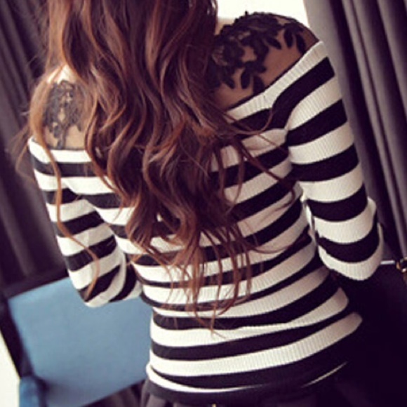 Lace off shoulder top - Picture 2 of 2