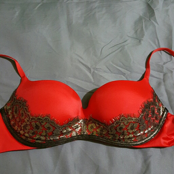 Victoria's Secret Balconet bra.
