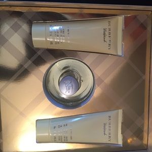 Burberry weekend perfume set