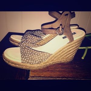 American eagle size 9 wedges