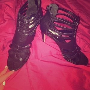 Steve Madden black high heels