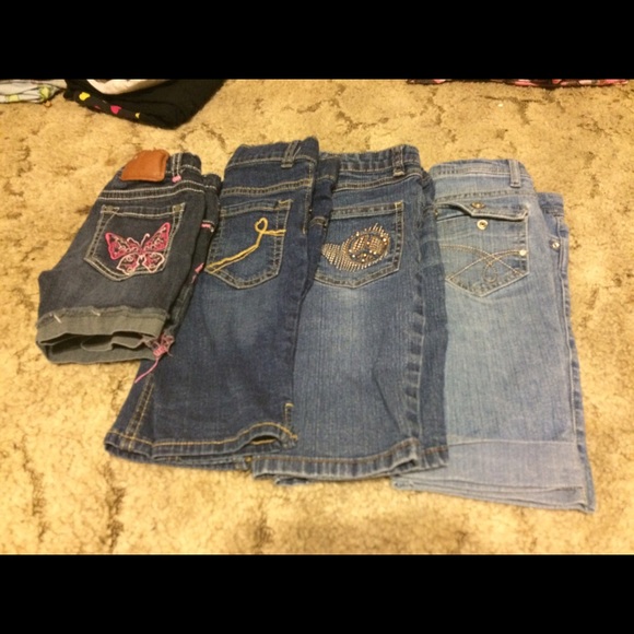 Girls size 6 shorts