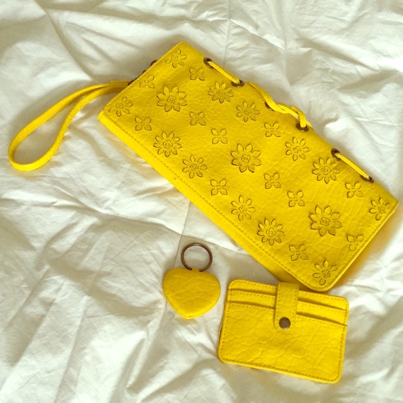 Jessica Simpson Wristlet Purse - Picture 1 of 4