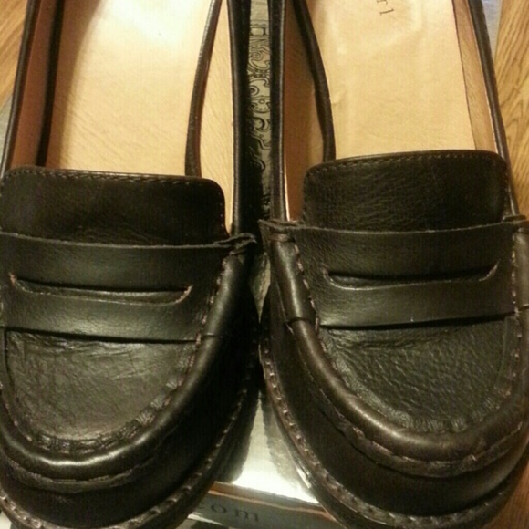 Shoes - Picture 2 of 4