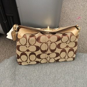 Authentic 💯 Coach wristlet