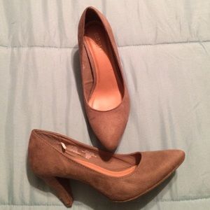 Old navy prefect  heel size!