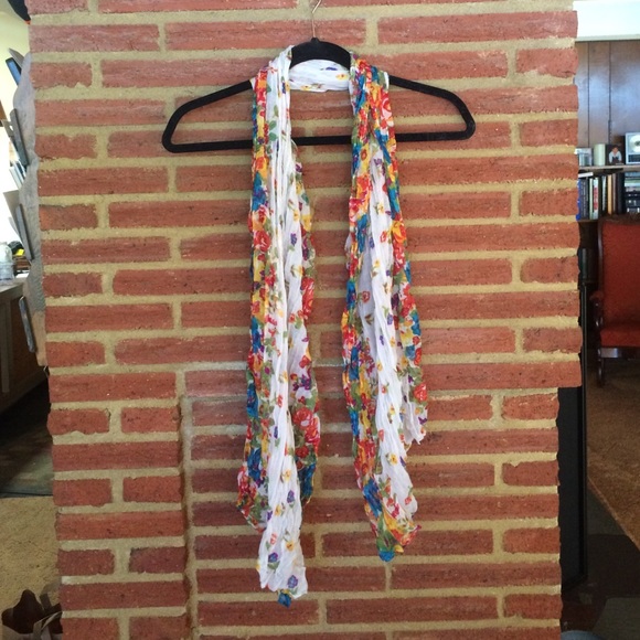 Scarf - Picture 1 of 2