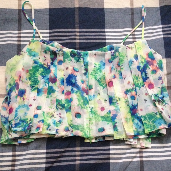 Top - Picture 2 of 2