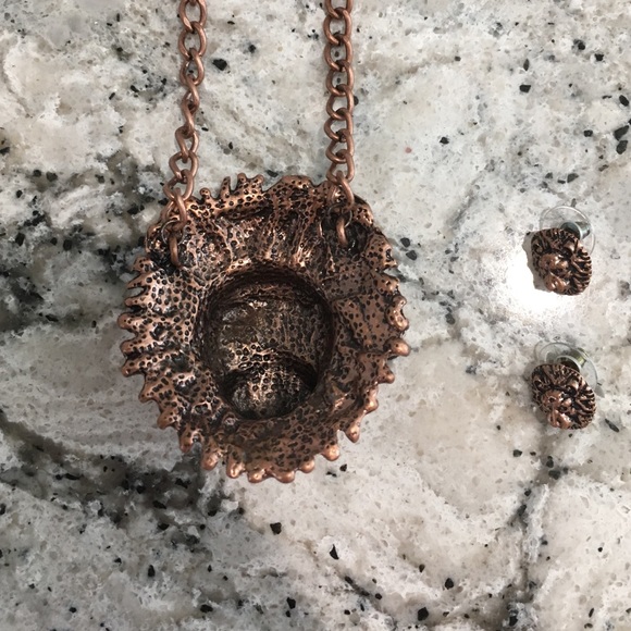 Lion Necklace Set πHost Pickπ - Picture 3 of 4