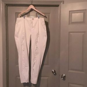 ***SOLD*** White, frayed, stretch jeans