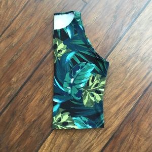 AA Sleeveless Crop Top