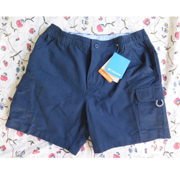 Navy Columbia athletic cargo shorts
