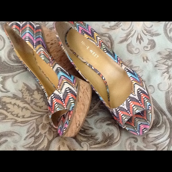π₯HP 6/2!π₯Nine West wedges - Picture 2 of 3