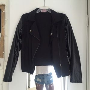 Super cute faux leather on material jacket