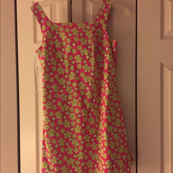 EUC Lilly Shift dress