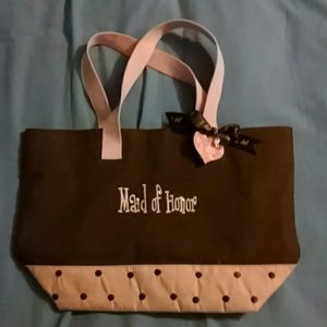 Tote for the maid of honor!