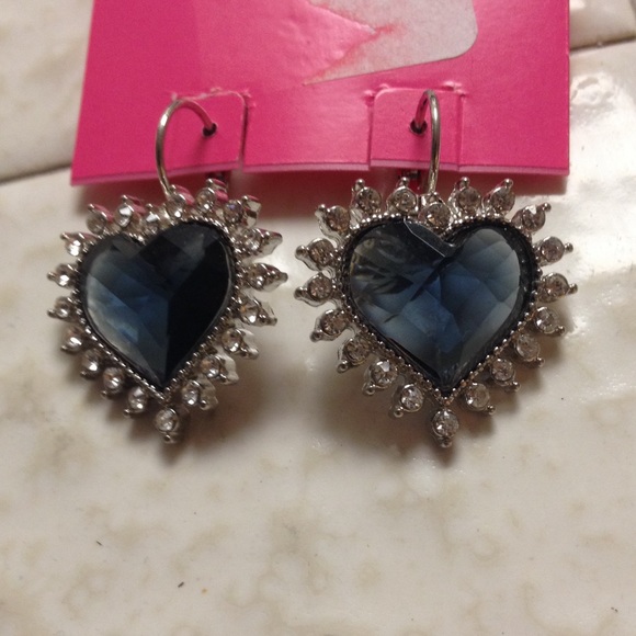 Royal Engagement Necklace & Earrings - Picture 3 of 3