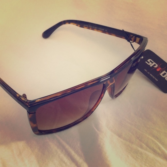 Unisex Very Stylish Sunglasses. Brand New.