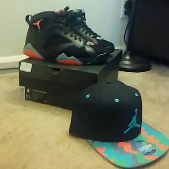 Jordons #7 wit hat to match