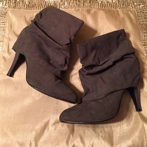 High heeled grey boots size 7