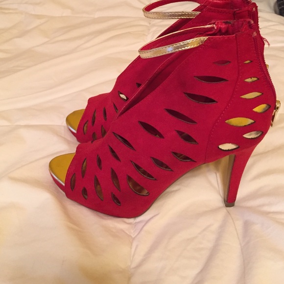 Heels - Picture 2 of 2