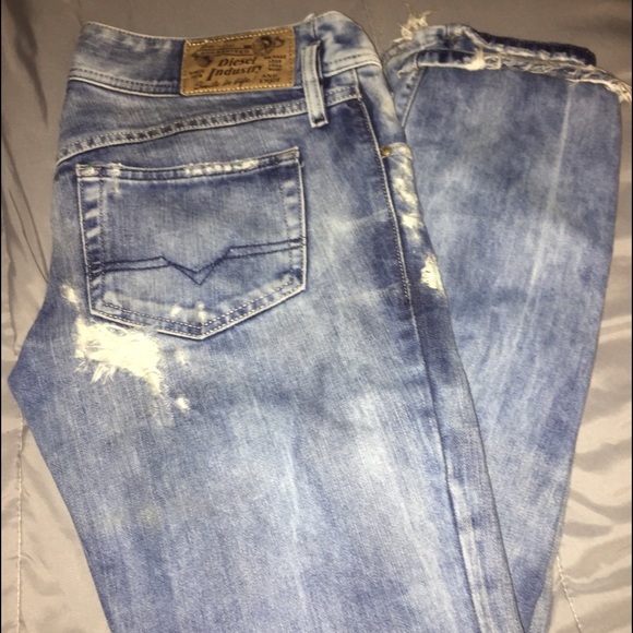 Size 29x30 Diesel Matic 8B3. Italian made.