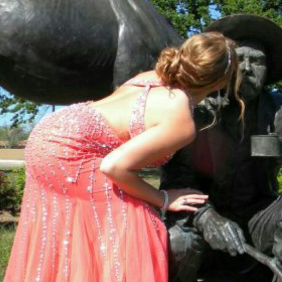 Dress - Picture 2 of 3