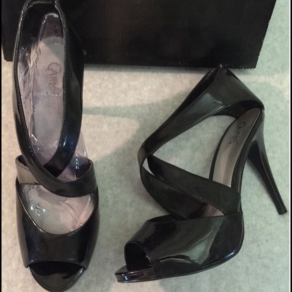 🔴Reduced🔴Carlos Santana Patent Leather Heels - Picture 3 of 4