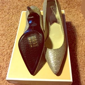 Michael Michael Kors silver glitter pumps
