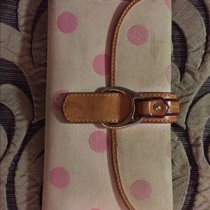 Dooney and Bourke bunk polka dot wallet