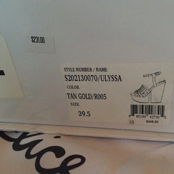 Alice + Olivia Heels - Picture 4 of 7