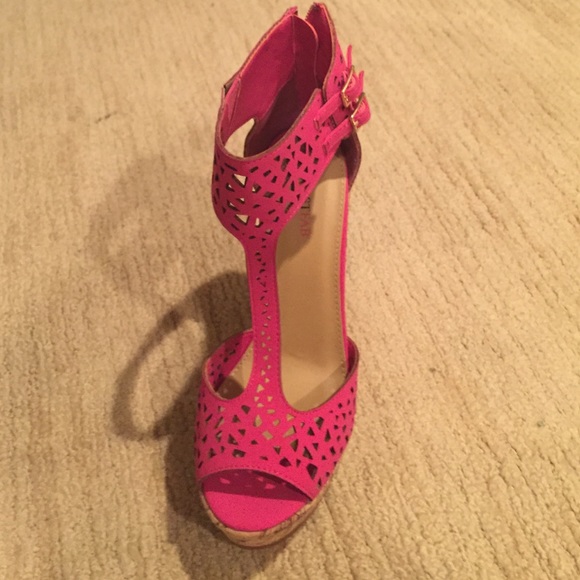Pink and corkscrew wedges
