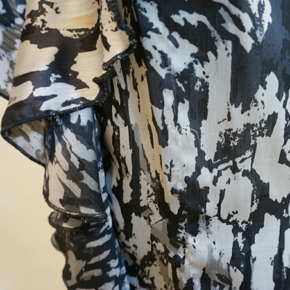 Romeo & Juliet Multi Print Top - Picture 3 of 4