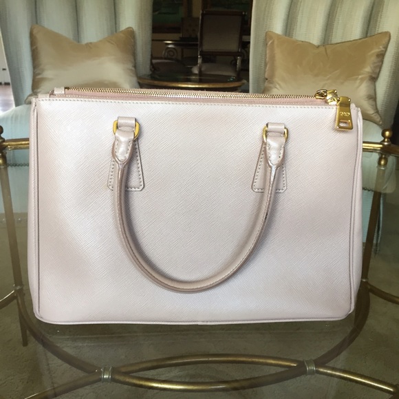 Prada handbag - Picture 2 of 4