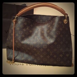 💰SOLD!💰Louis Vuitton Artsy MM in Monogram Canvas