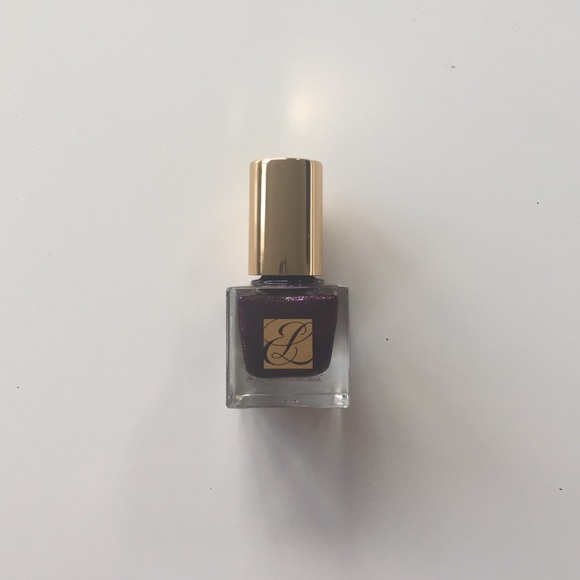 Estée Lauder nail polish💅🏾