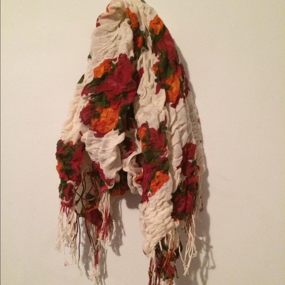 Flowered scarf